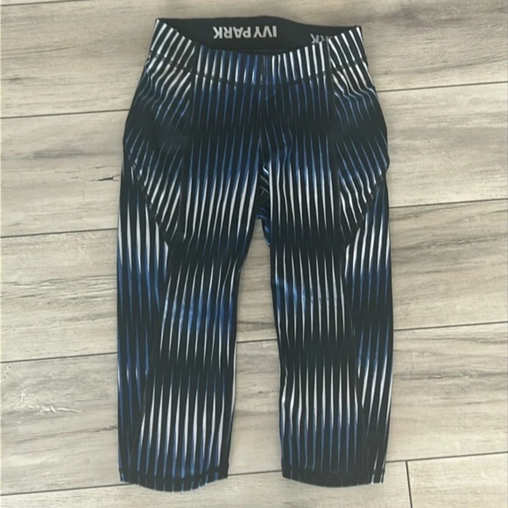 Ivy Park size small workout crop capri leggings pants NWT